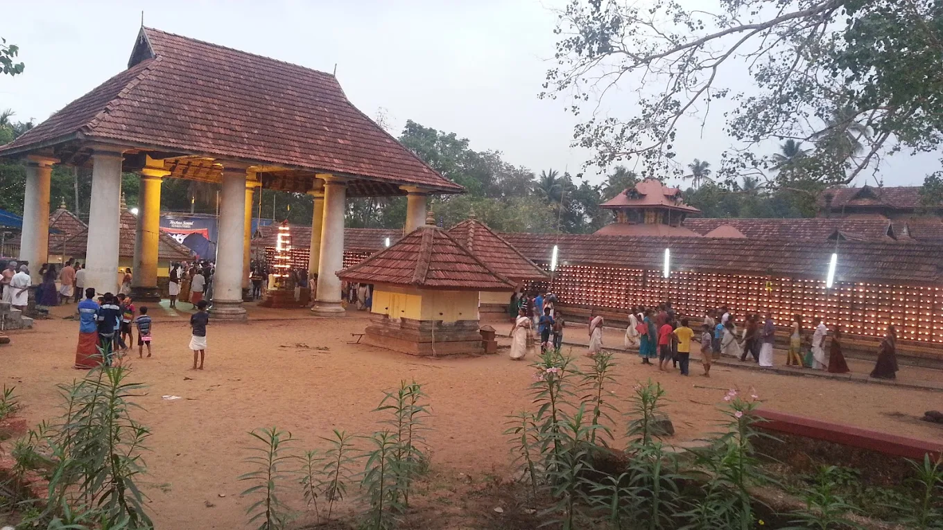 festival at Thiruvanchikulam Mahadeva Temple 
