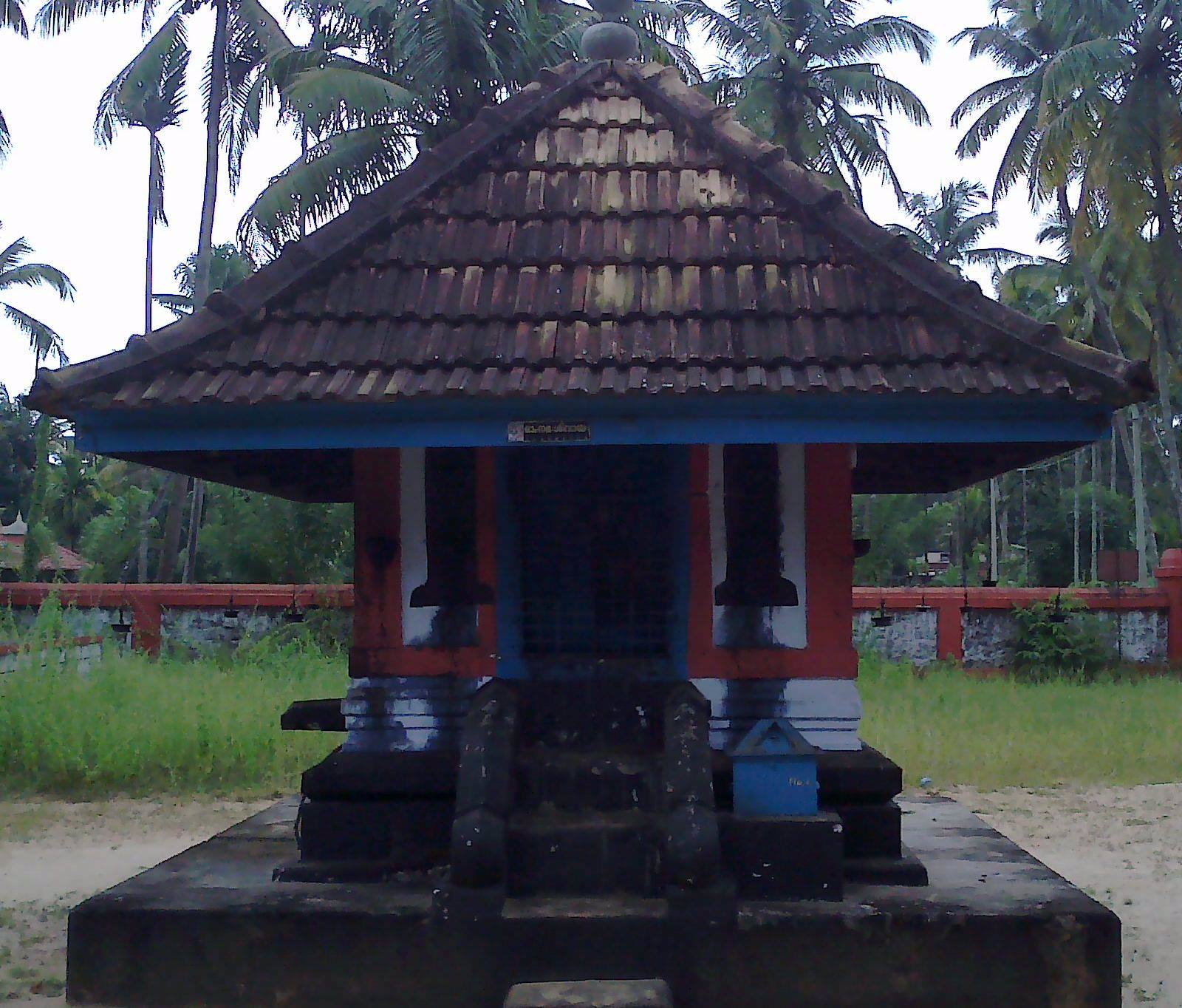 Edathiruthy Ayyappankavu Sree Balasasthatemple Thrissur Dresscode