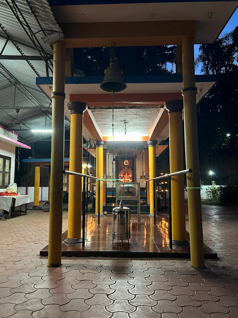 Images of Thiruvananthapuram Kamukinkodu Sree durga devi temple 