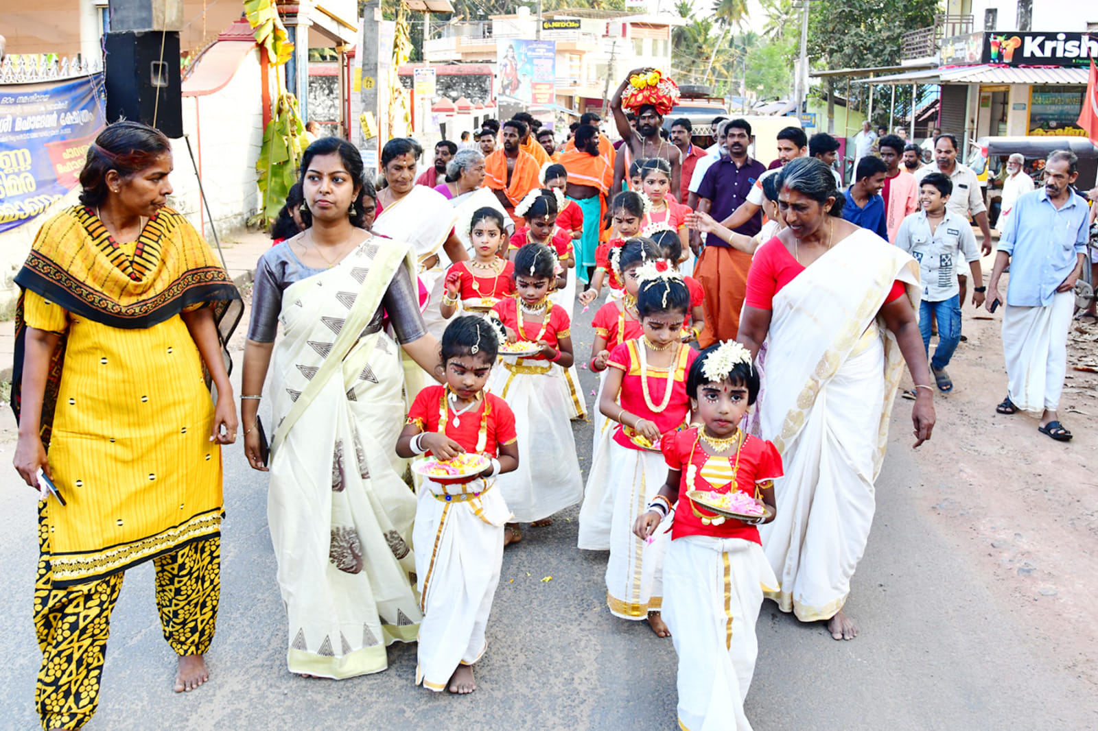 Elangam Bhuvaneshwary  Temple trivandrum Dresscode