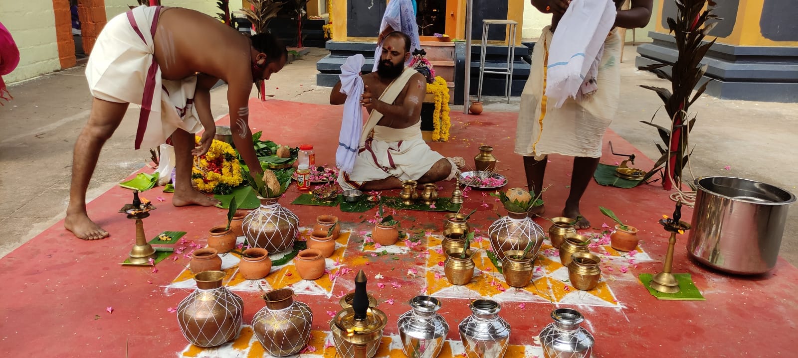  Kunchuttil Bhadrakali Ardhanareeswara temple  is an Shakthi  in Hinduism