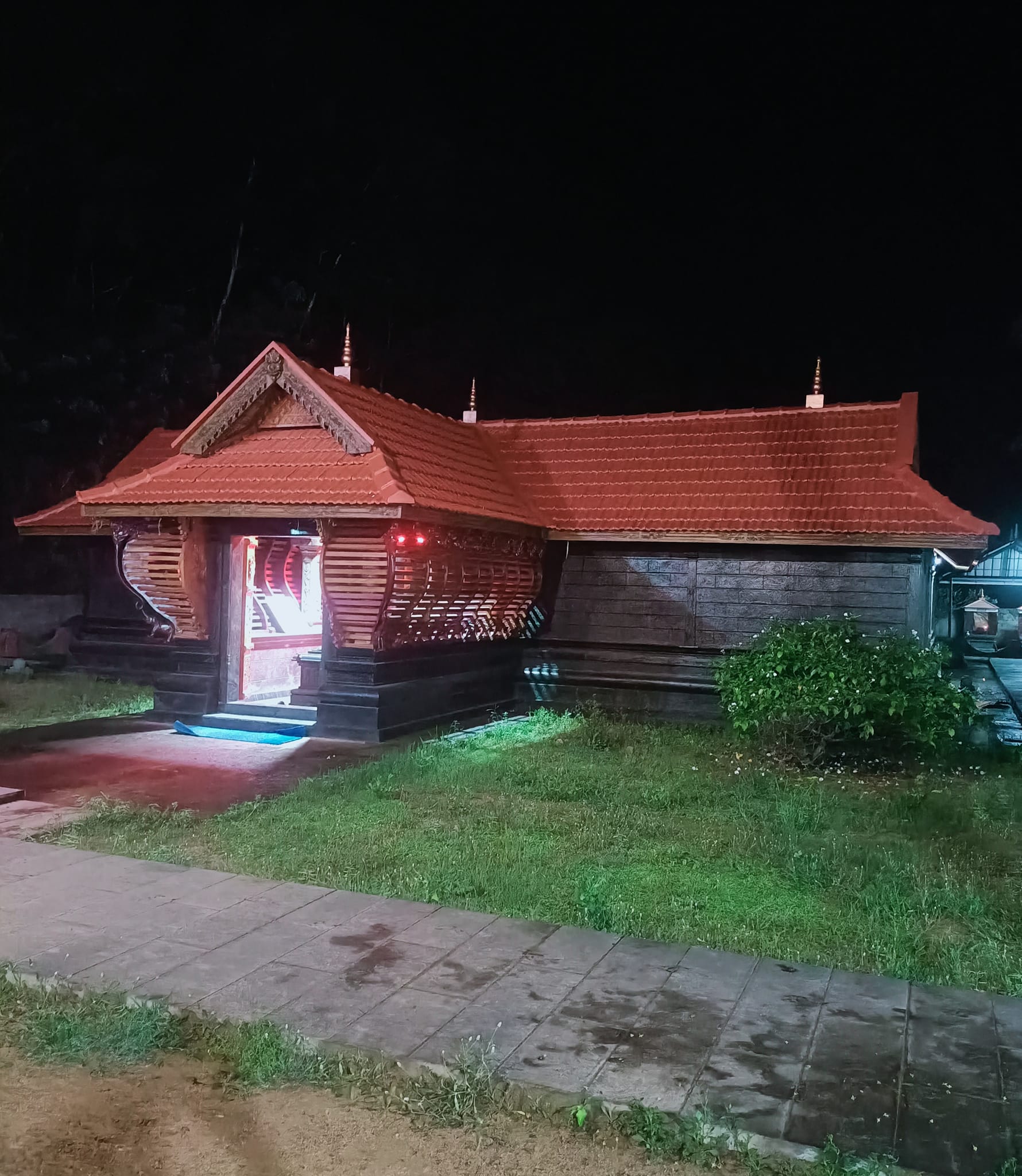 Elampana Devi temple  is an Shakthi  in Hinduism