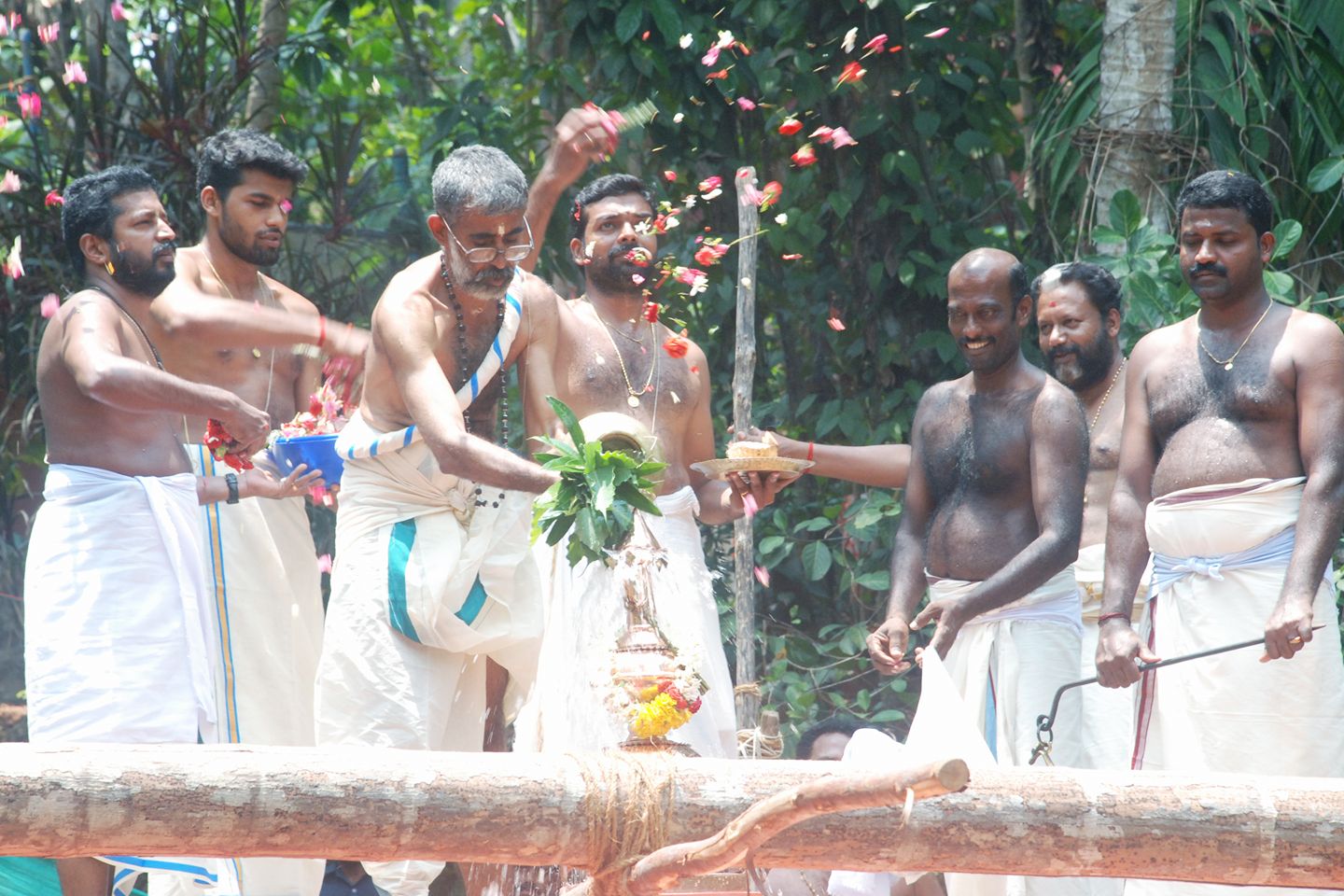 Elavungal Sree Bhagavathi Temple trivandrum Dresscode