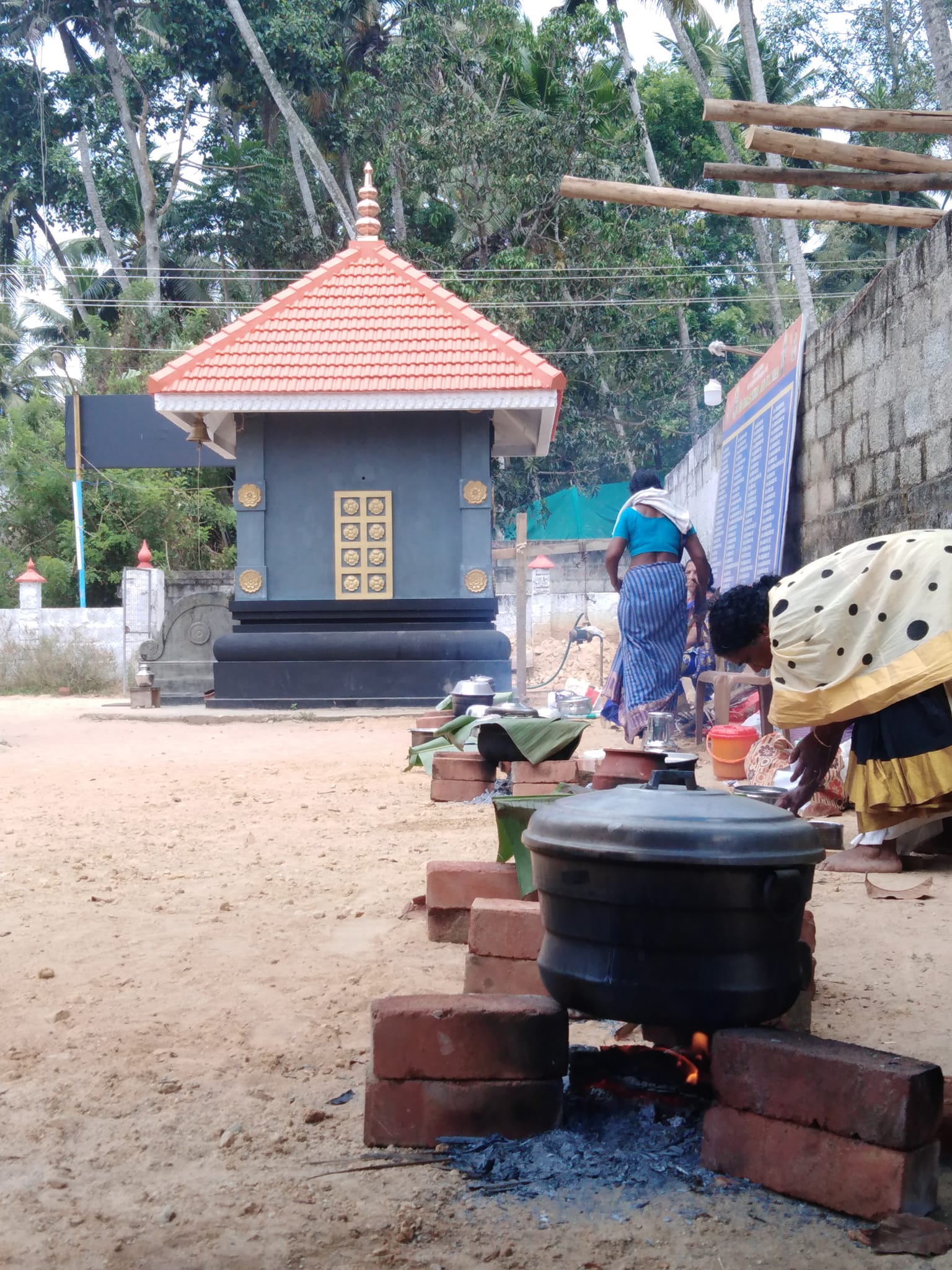 Anthiyoor Ilankam mahadeva Temple trivandrum Dresscode