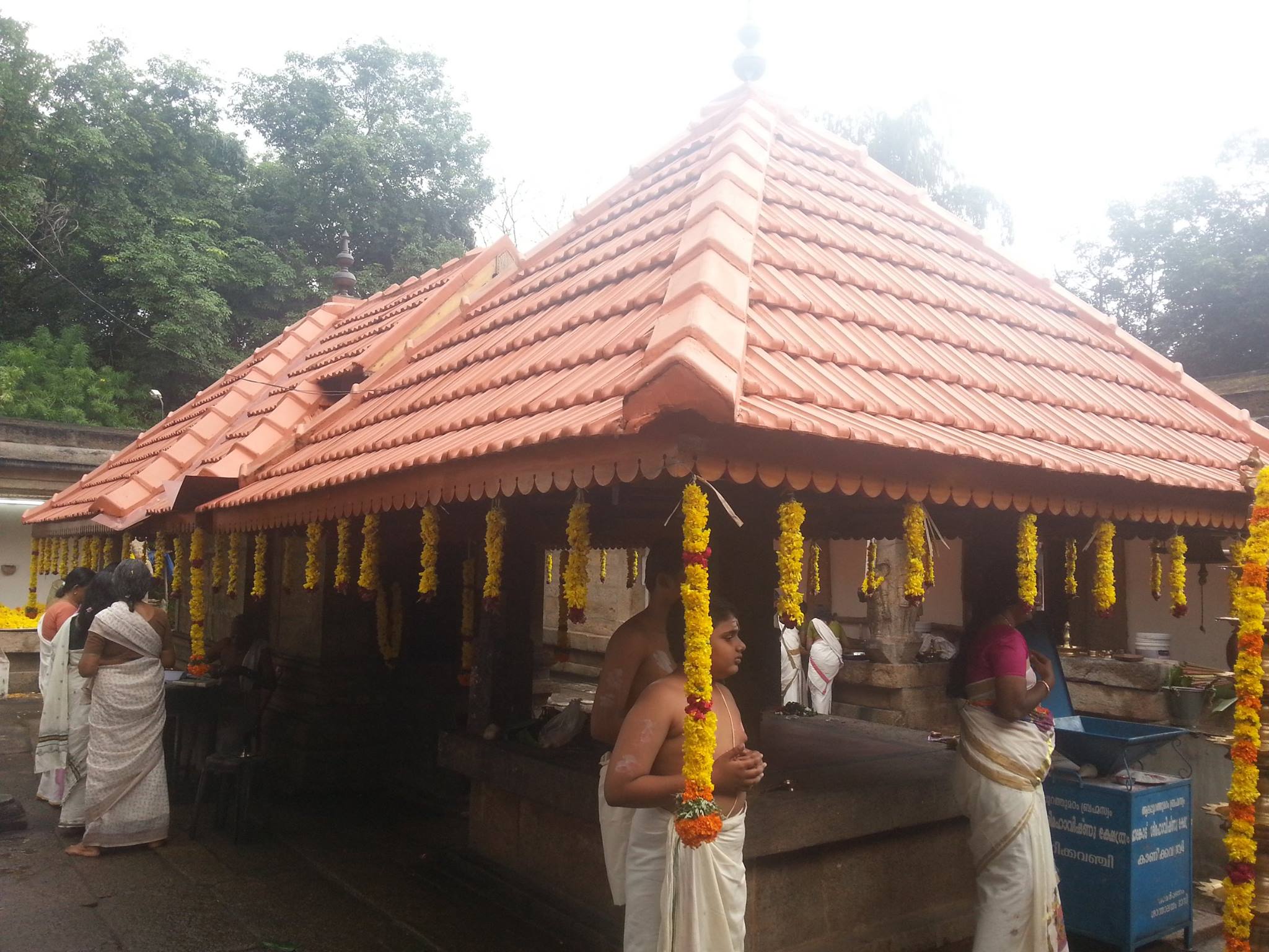 Poovathoor Ilankam mahadeva Temple trivandrum Dresscode