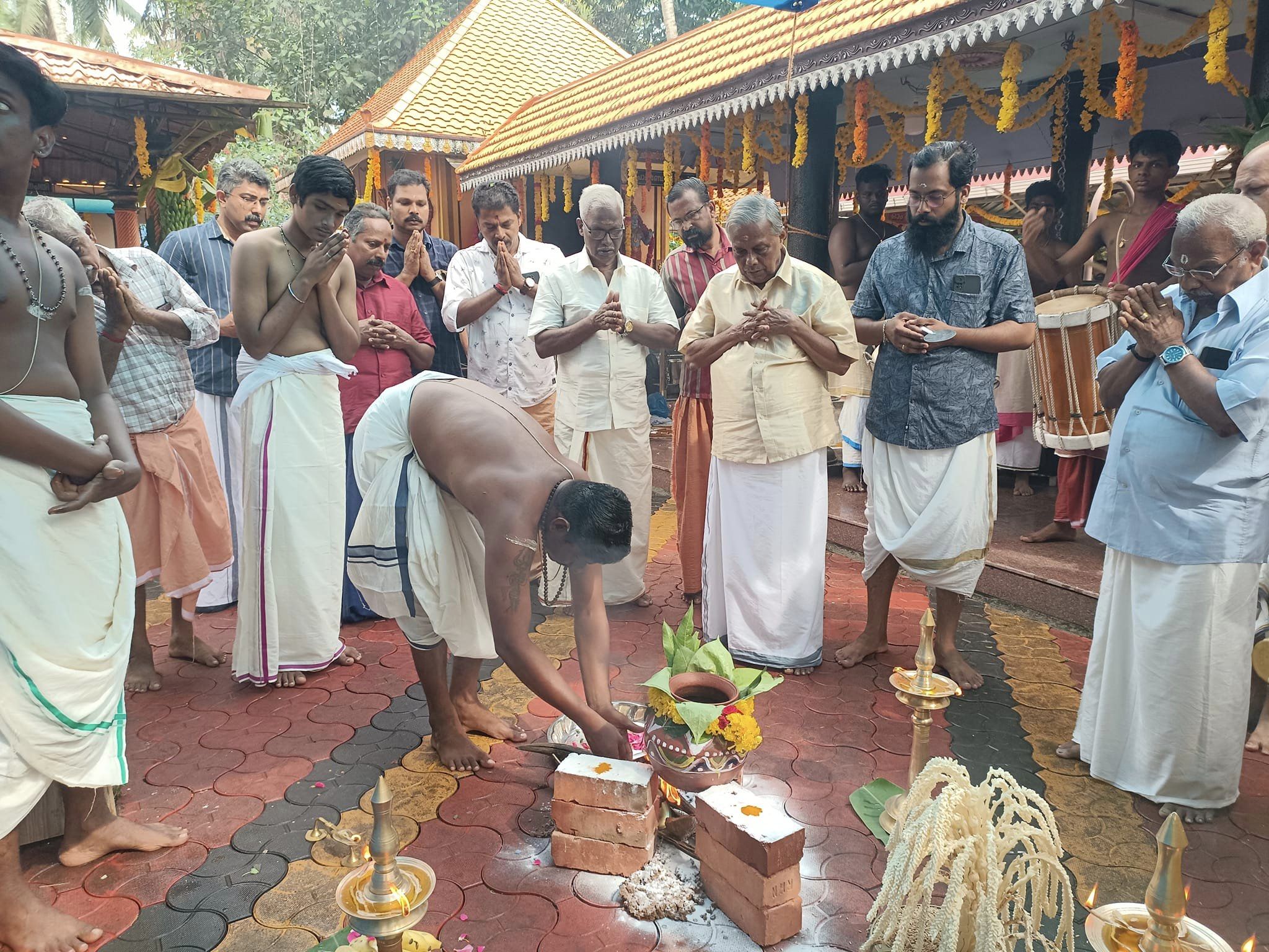  Paruthimadom Chamundeswari-Durga Devi  Nagar temple  is an Shakthi  in Hinduism