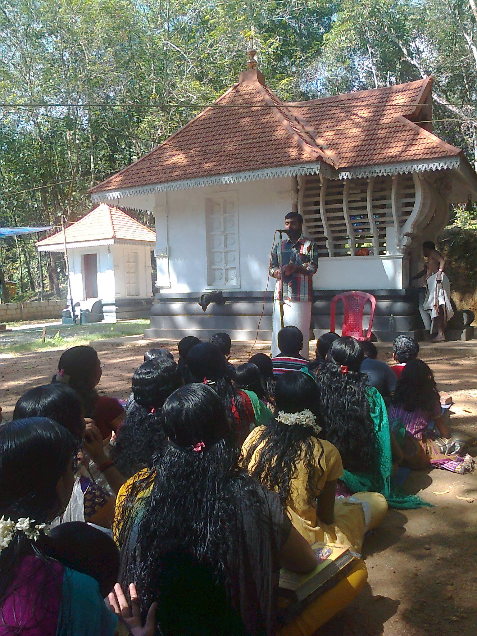 Puthumangalam Sree Chamundeswari  Temple trivandrum Dresscode