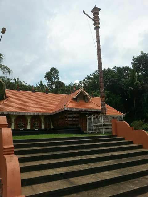 Mundakkal Varam Thampuran Devi  Temple trivandrum Dresscode