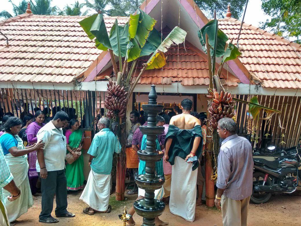  Pulimoottil Sreekandan Sastha  Temple trivandrum Dresscode