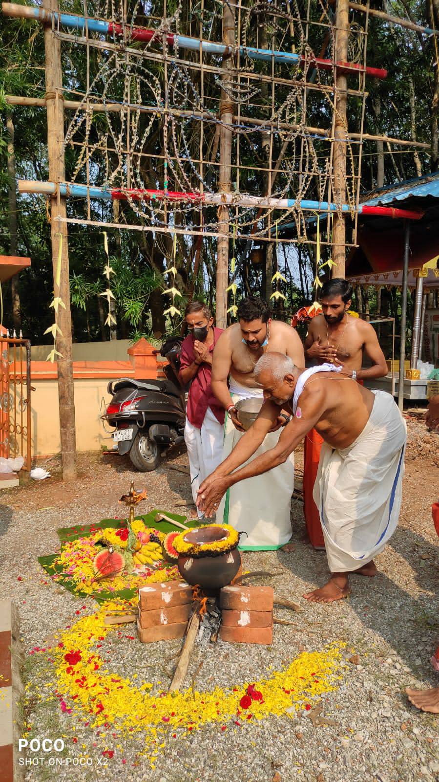 Images of trivandrum   Pulimoottil   ayyappa Temple