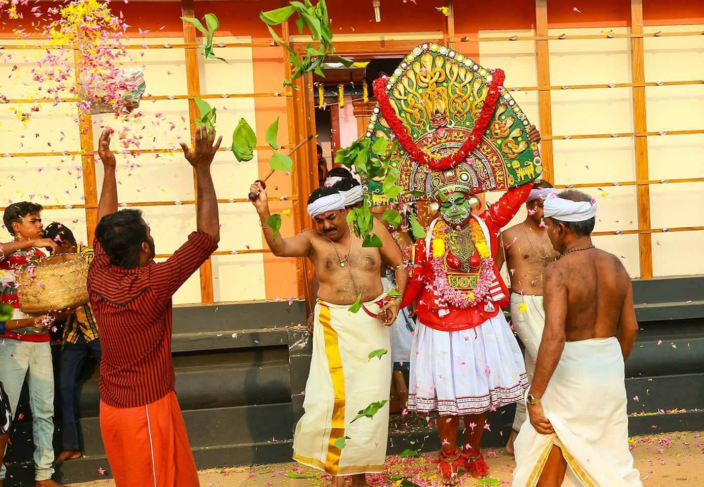 Palliyara Bhagavathi   Temple trivandrum Dresscode