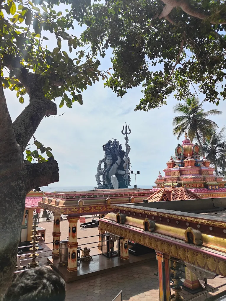 Aazhimala Shiva Temple Thiruvananthapuram hilltop coastal shrine scenery