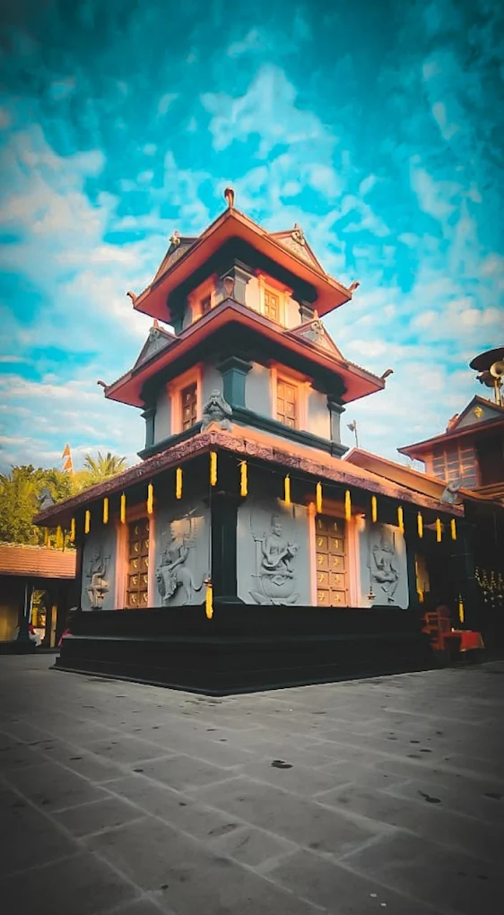 Devotees offering prayers at Padikkavilakam Bhagavathy Temple Thiruvananthapuram