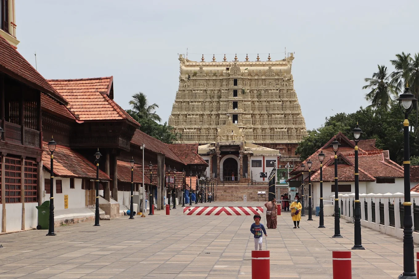 Sree Anantha Padmanabhaswamy Temple interior sanctum sacred Vishnu reclining statue