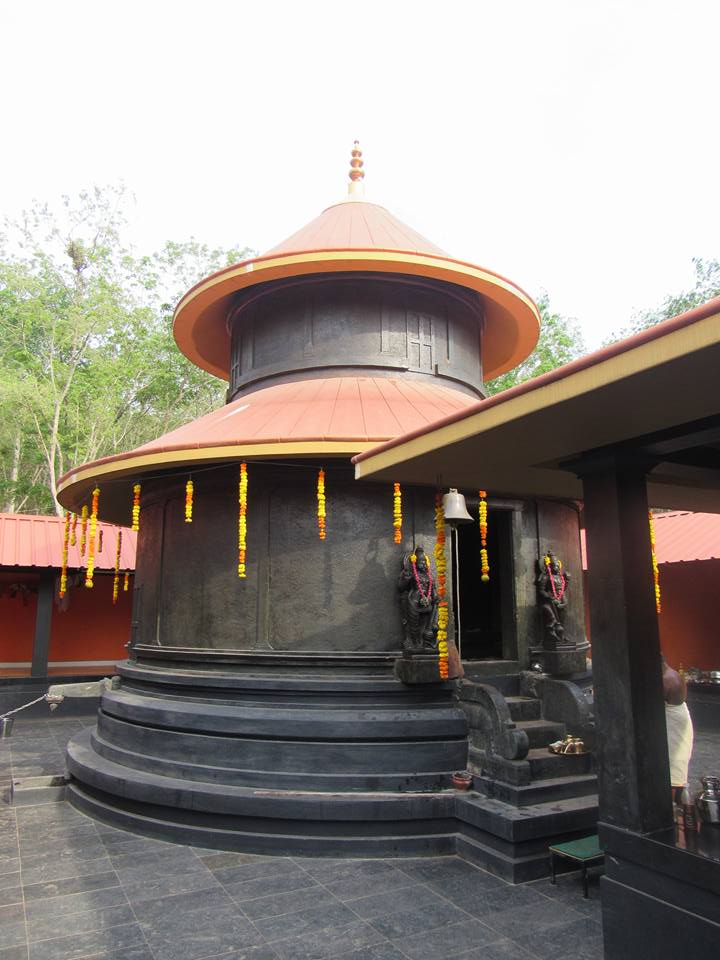 Cheeranikkara Ayiravally Thampuran Temple in Kerala
