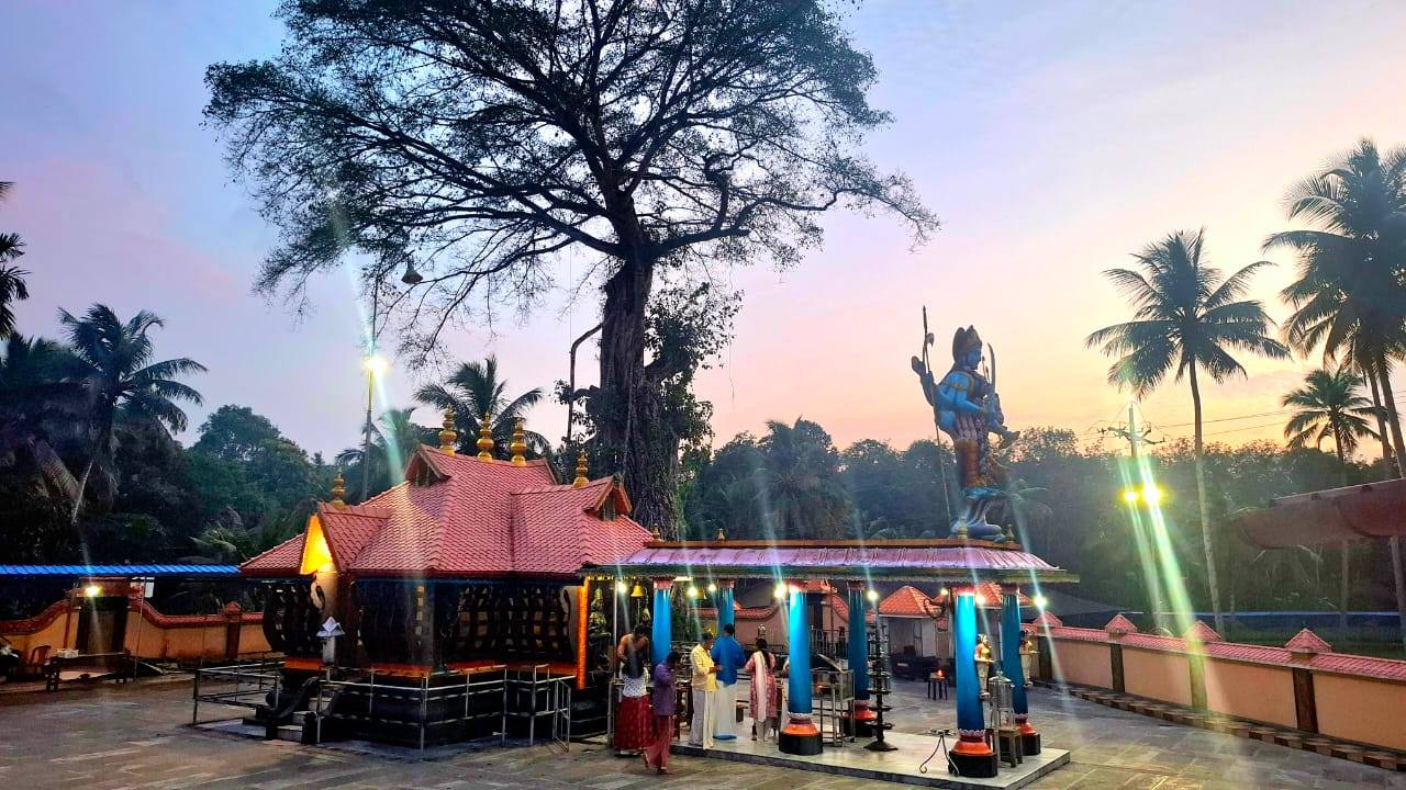 Puthukulangara Devi is an Shakthi lord in Hinduism