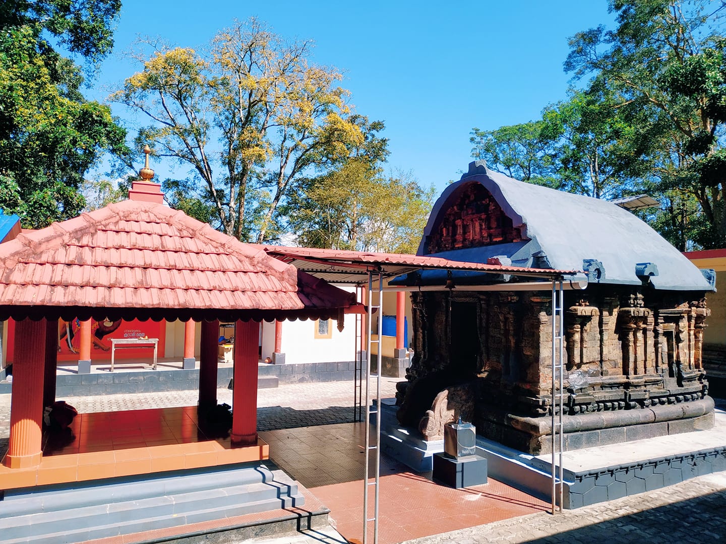 Images of wayanad Sree Veliyambam Kotta Shiva Temple