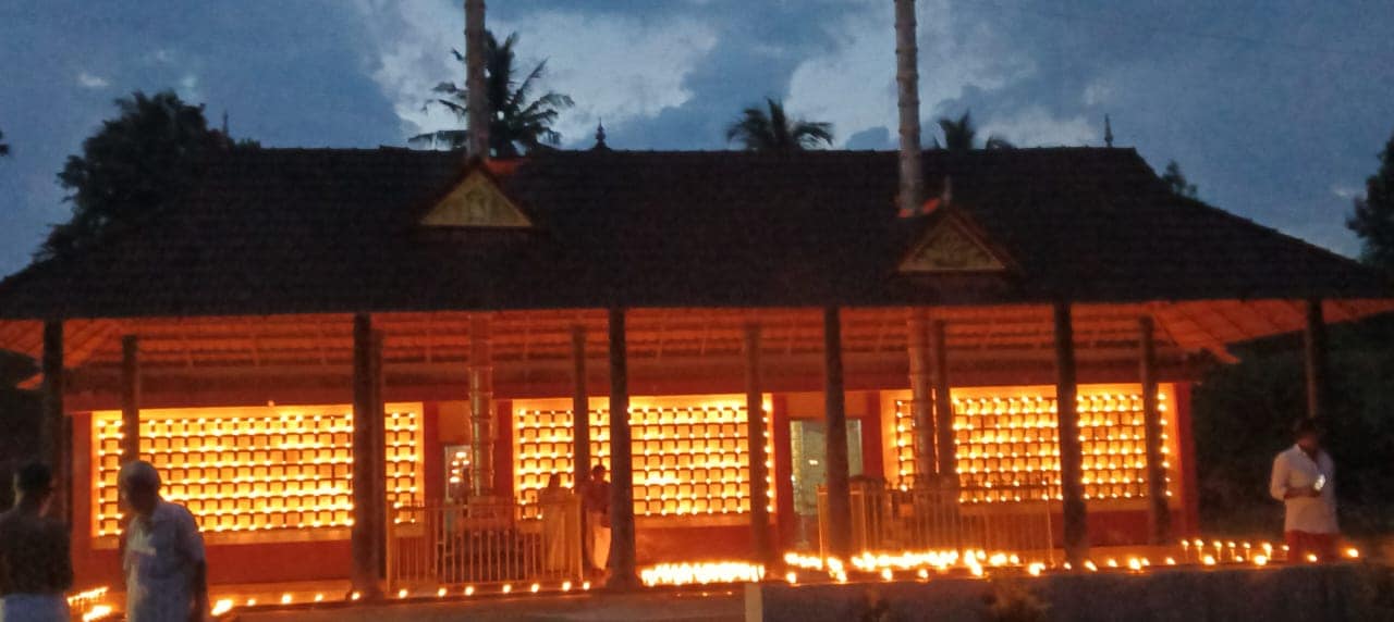  Pongini Sree Bhadrakali Paradhevatha Pullimalamma Temple wayanad Dresscode