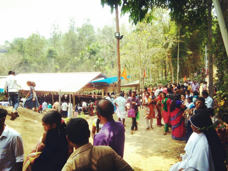 Ponmudikotta Sree Parthasarathy Temple wayanad Dresscode